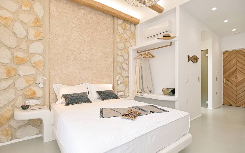 Naxos Luxury Suites